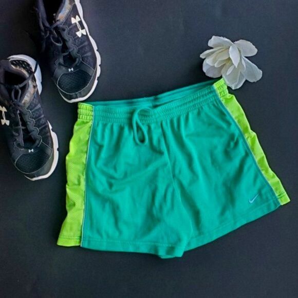 💍Nike green and yellow shorts - Picture 1 of 7